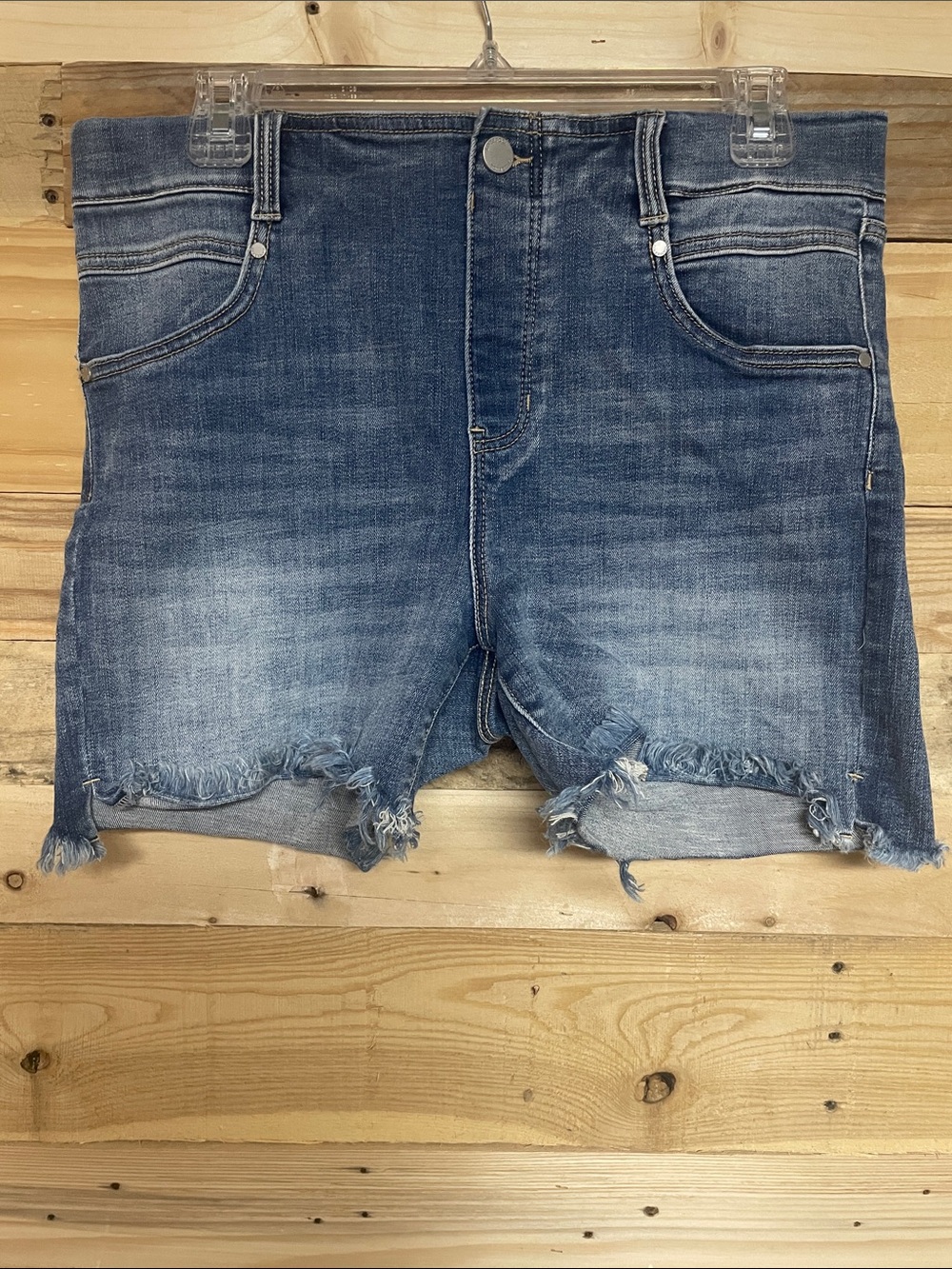Liverpool size 10/30 Medium Wash High Waisted 4.5” Super Stretchy Denim Shorts